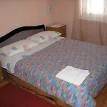 شقة Peric *