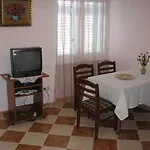 Peric شقة سبليت